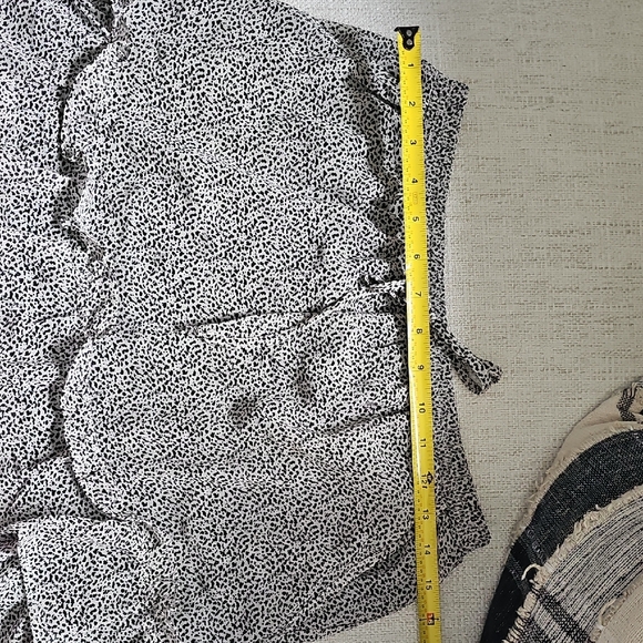 Sienna Sky Women's Black and Gray Lined Ruffle With Pockets Skirt Med Like New - Picture 5 of 12